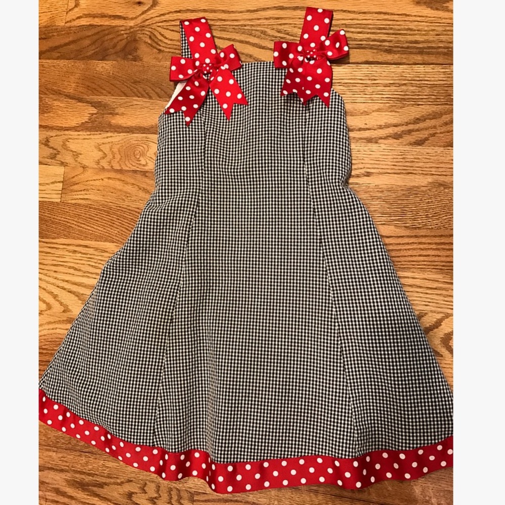 Little girl's dress